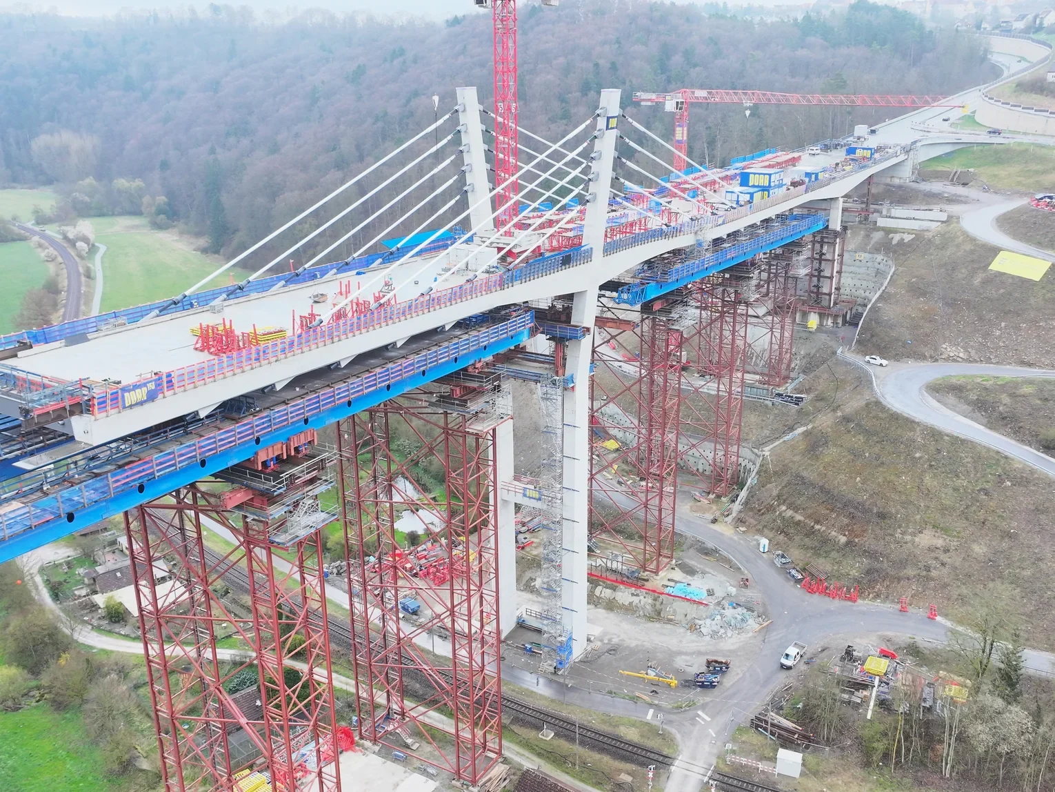 Budowa mostu Hochbrücke Horb