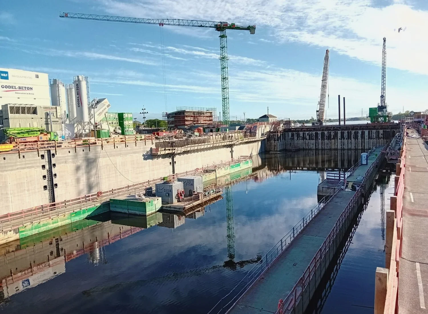Roboty betonowe przy konstrukcji hydrotechnicznej